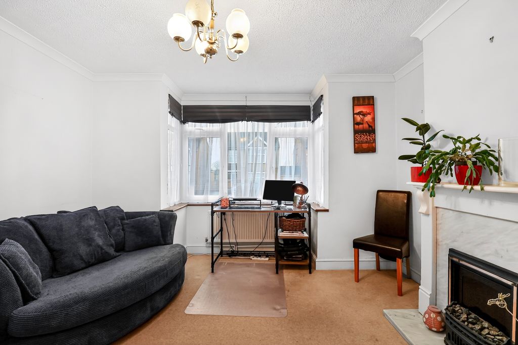 Property photo 3 of 20