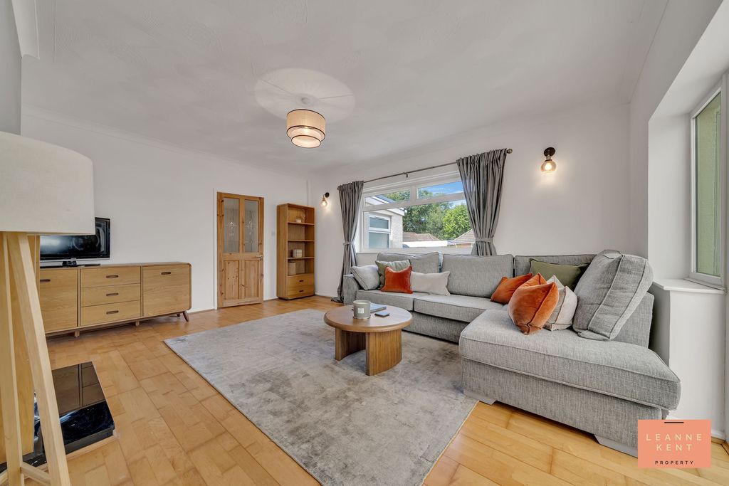 Property photo 2 of 40