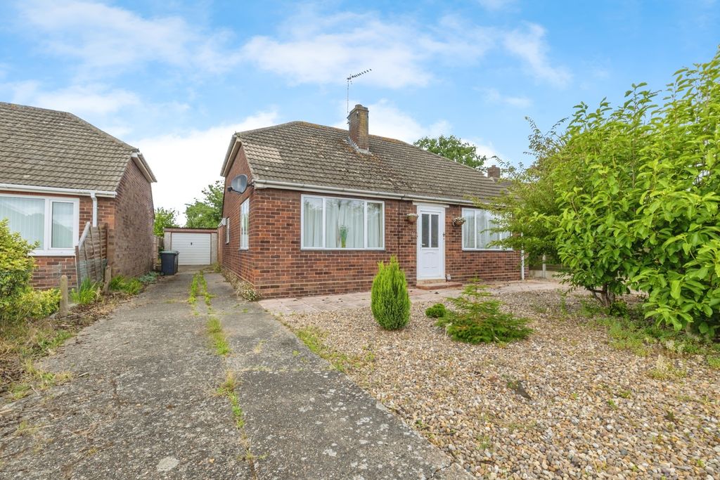 Property photo 1 of 8 Outside
