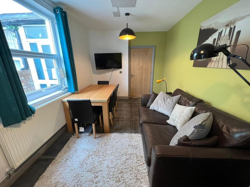 Property photo 3 of 16 Living Room