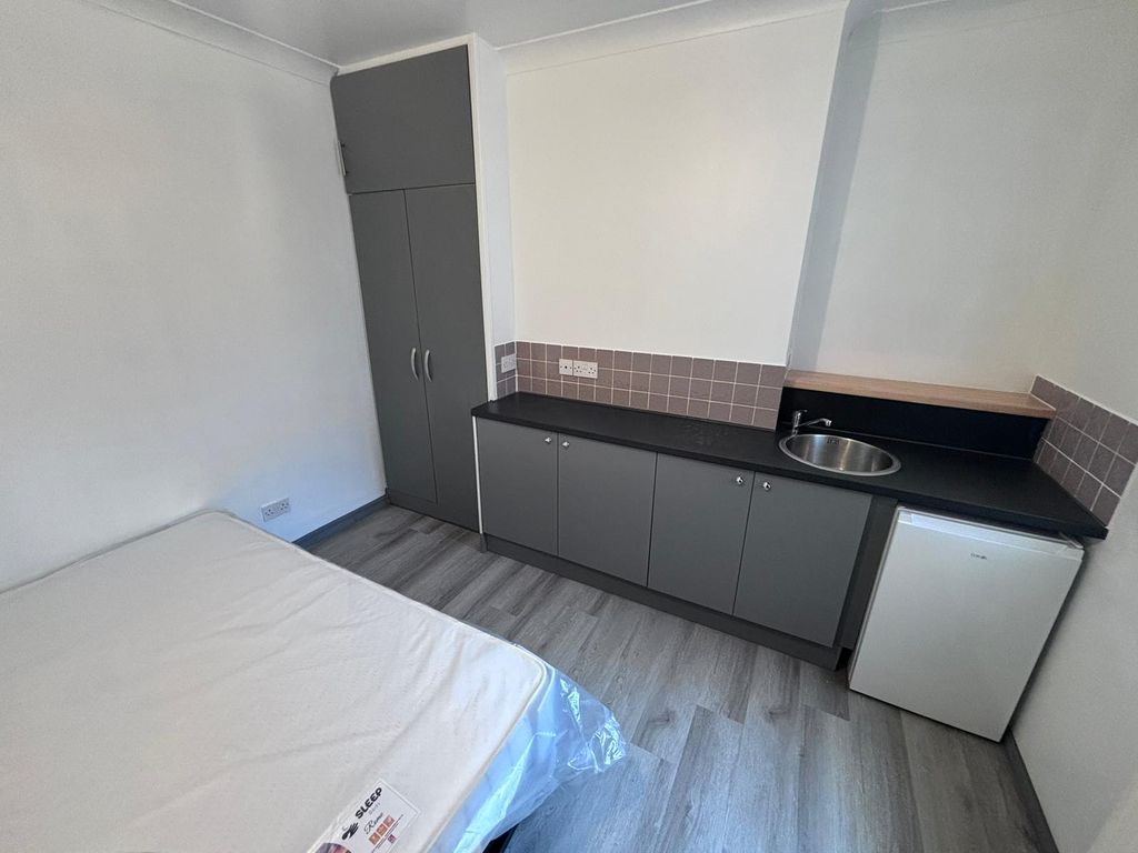 Property photo 2 of 7 744E2A62-5F84-4271-A32E-c881B1d639d2