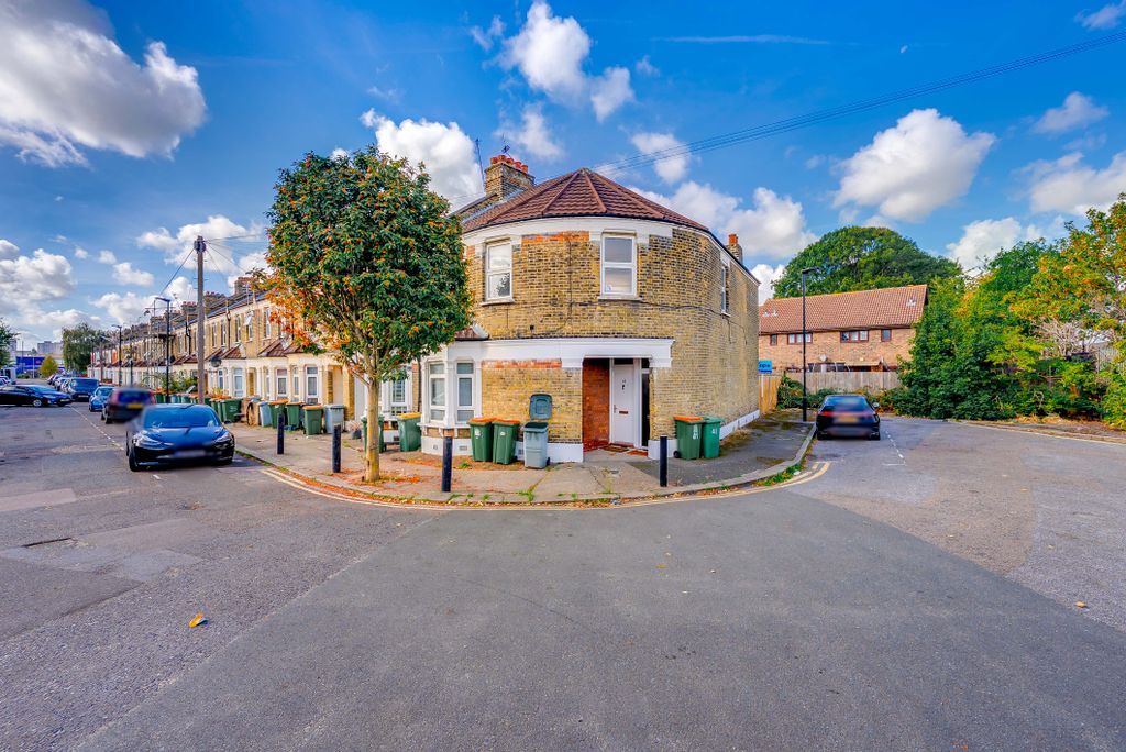 Property photo 1 of 19 A7S02131Hdr