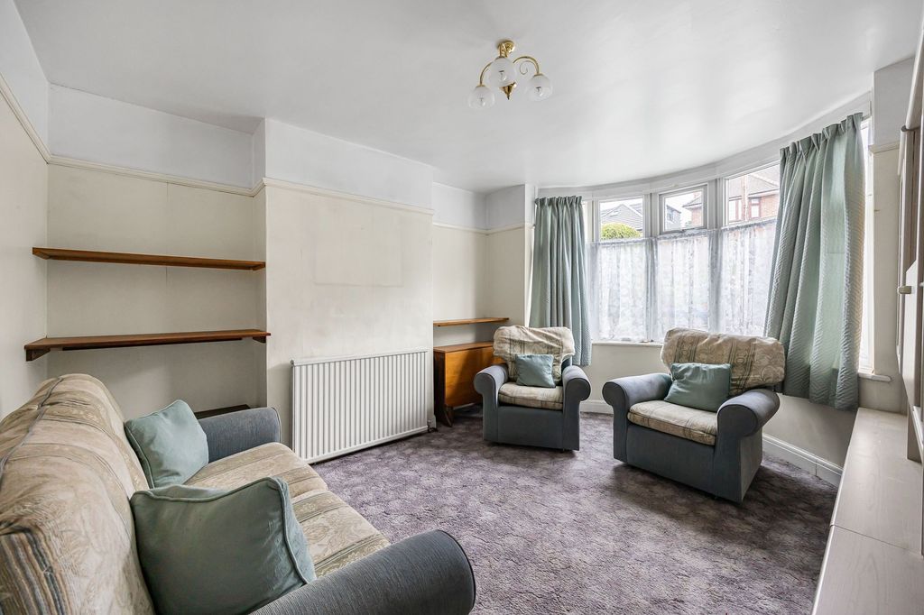 Property photo 3 of 14