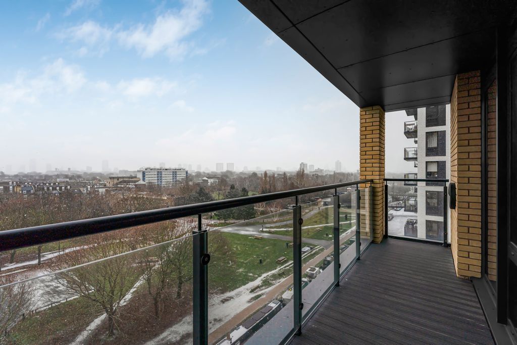 Property photo 3 of 17 Balcony