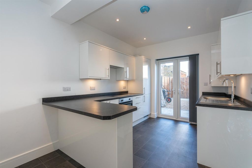 Property photo 3 of 13 Kitchen