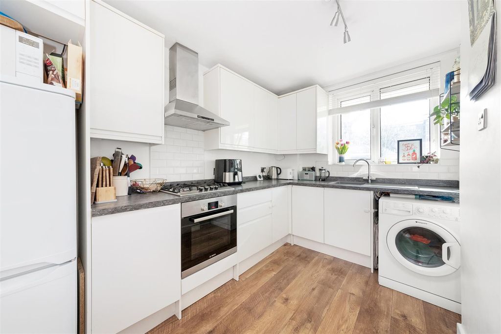 Property photo 3 of 15 Kitchen