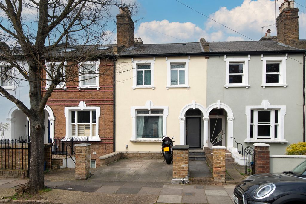 Property photo 1 of 8