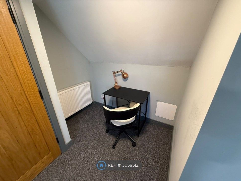 Property photo 2 of 11