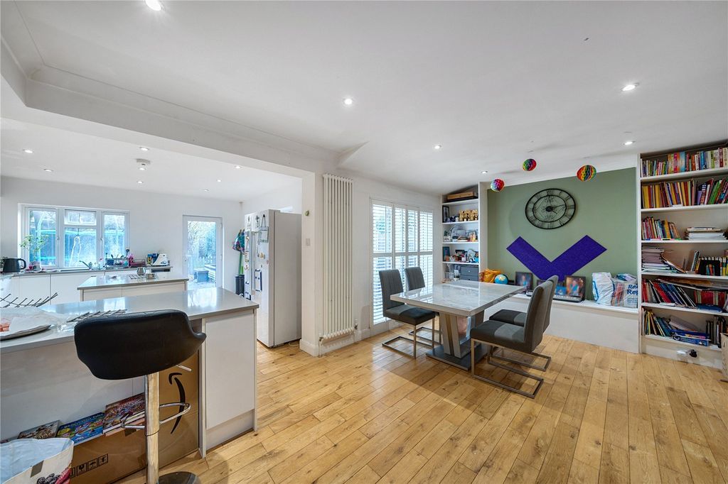 Property photo 2 of 20 Picture No. 17