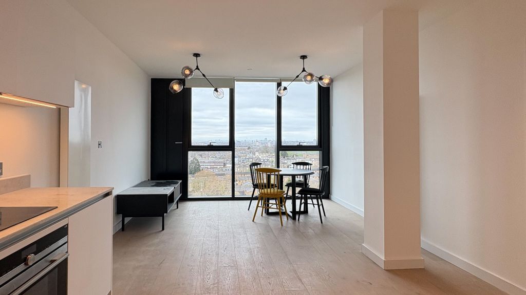 Property photo 1 of 13 Living Room