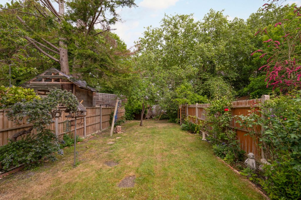 Property photo 2 of 15 Picture No. 11