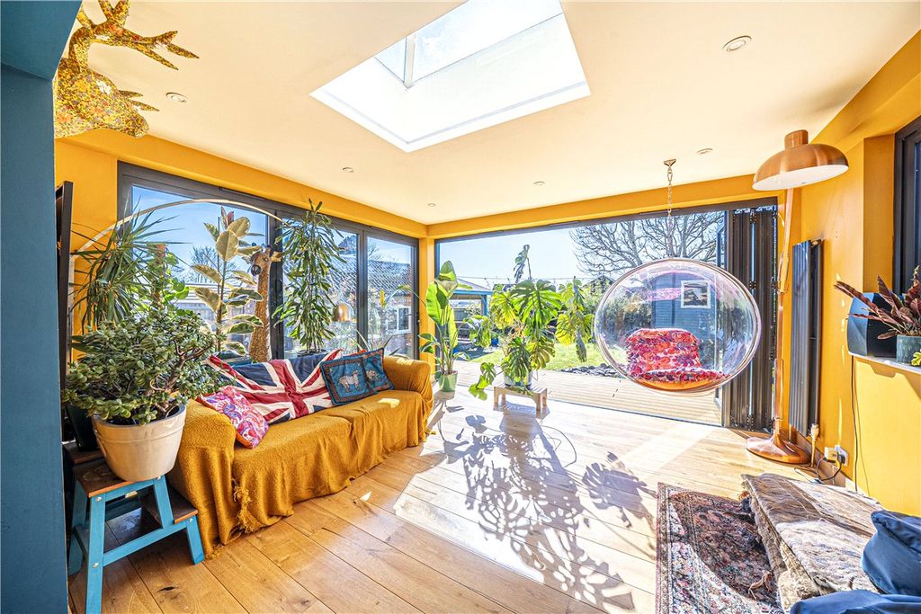 Property photo 3 of 12 Orangery