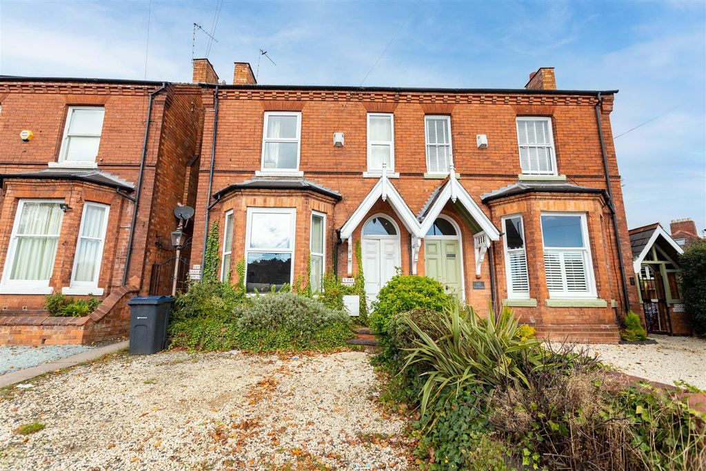 Property photo 1 of 14 Approach