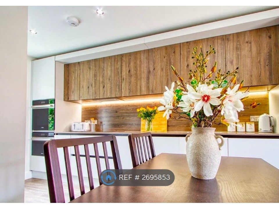 Property photo 1 of 5 Kitchen / Dining