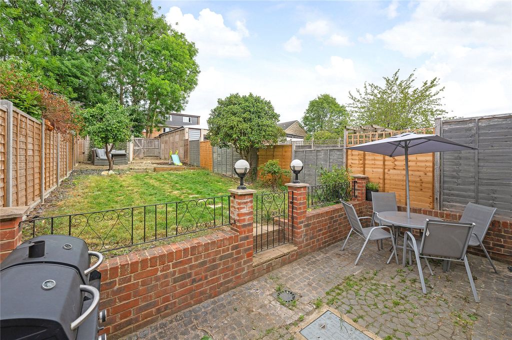 Property photo 3 of 13 Garden