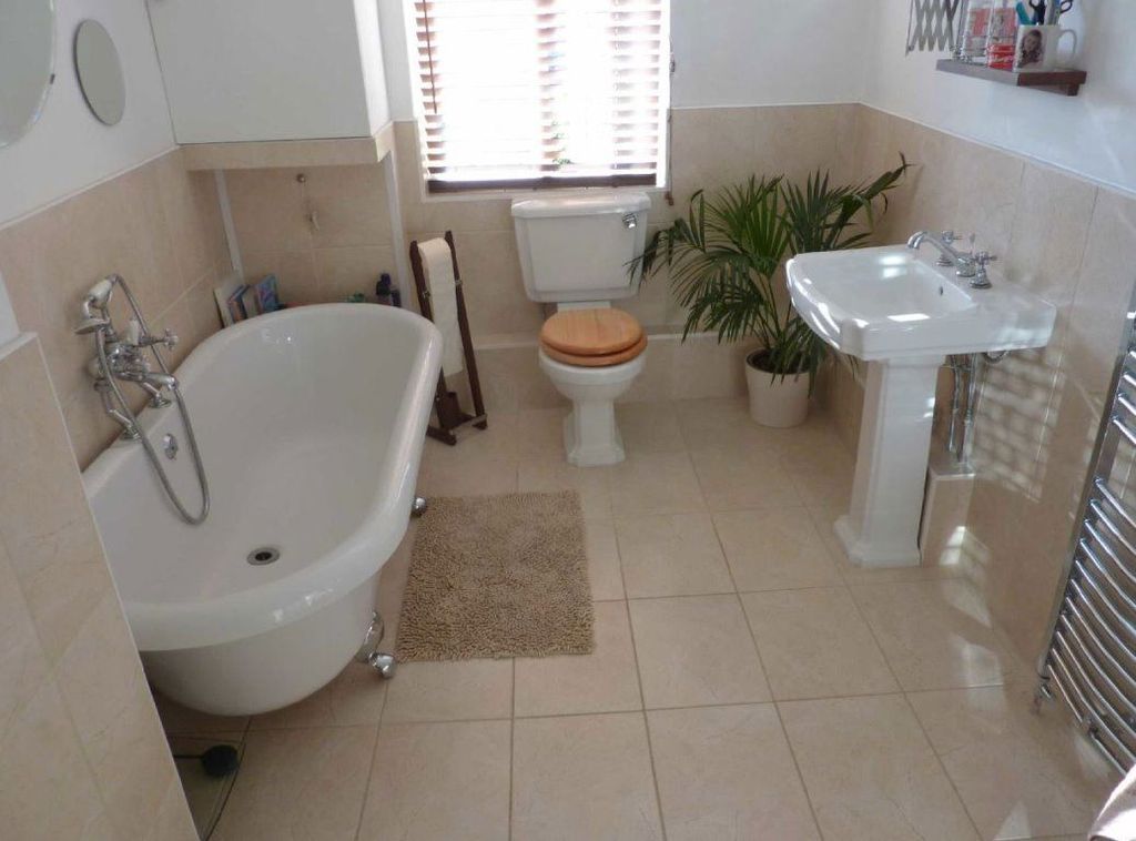 Property photo 3 of 4