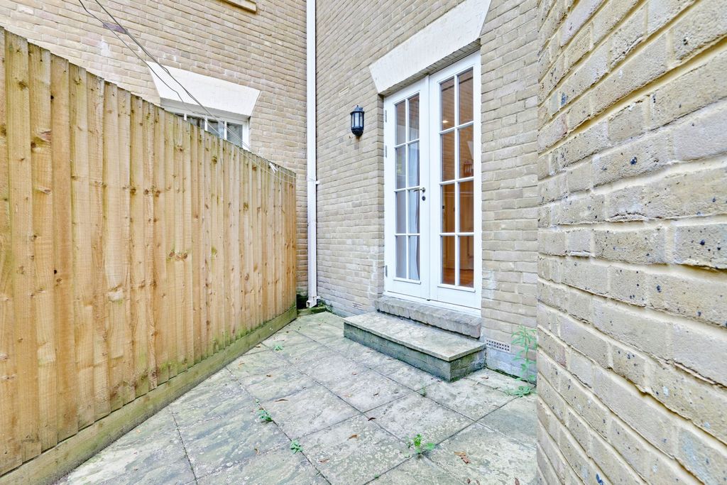 Property photo 2 of 11 Patio