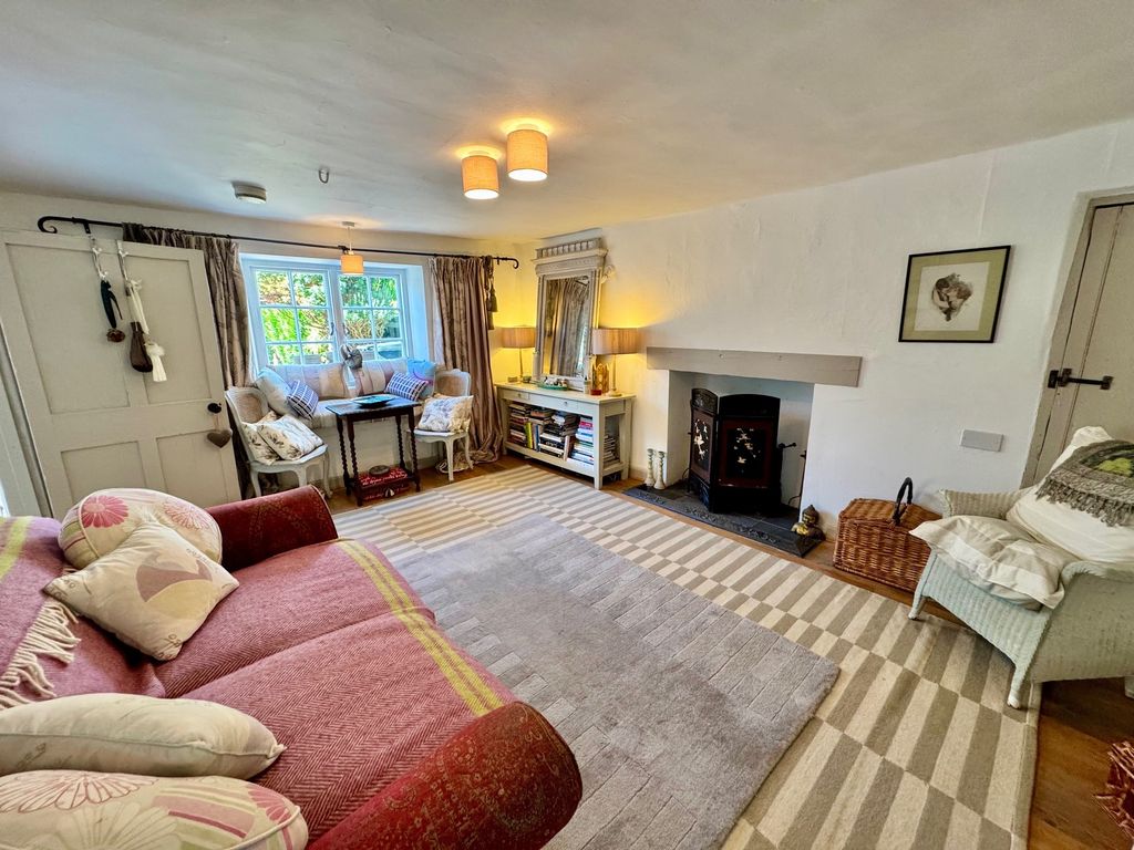 Property photo 2 of 12