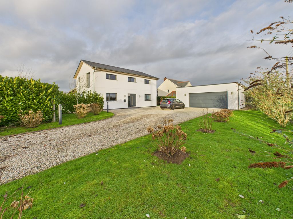 Property photo 1 of 32