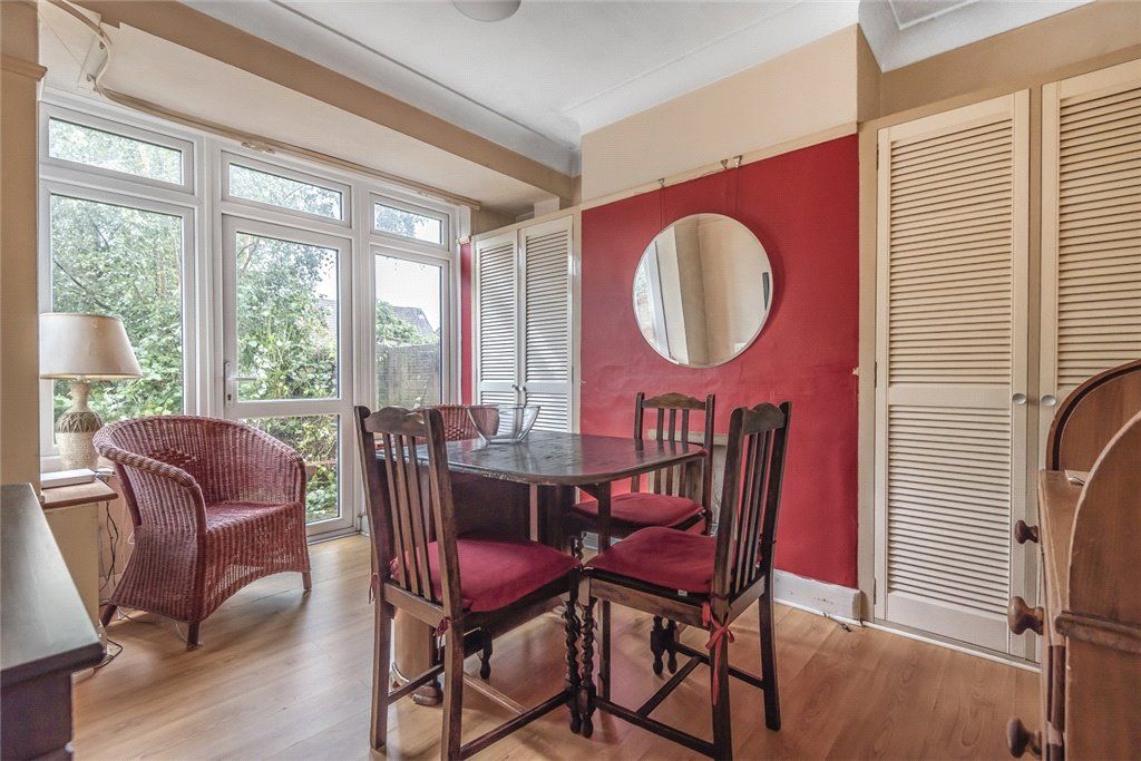 Property photo 3 of 9 Reception