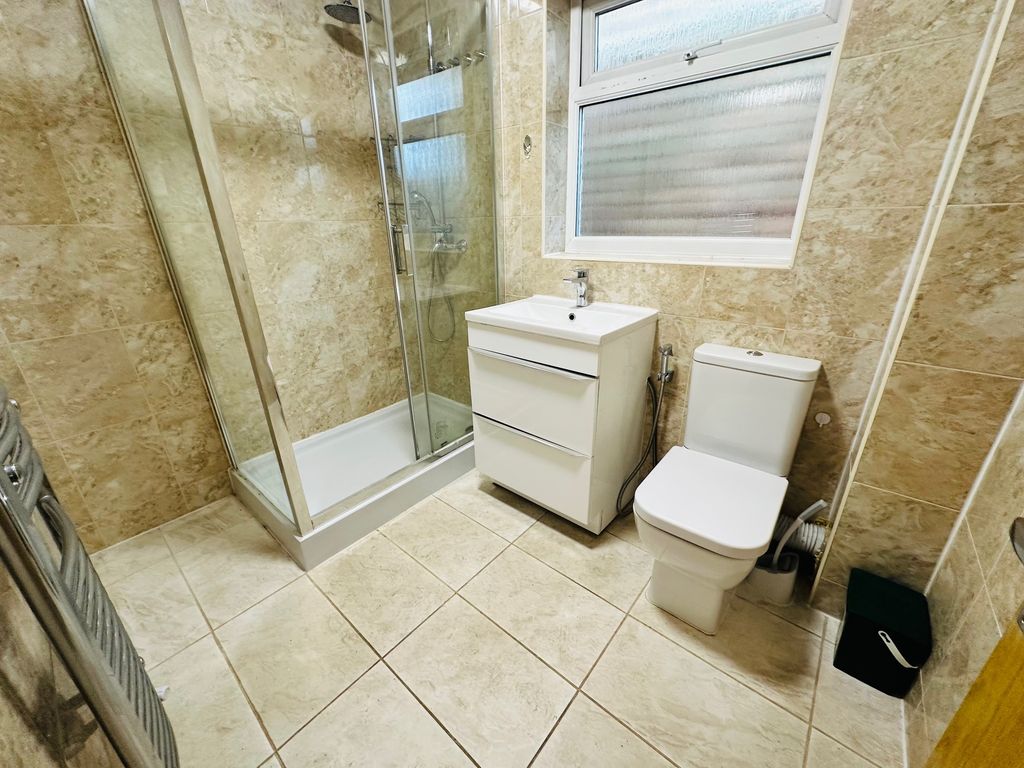 Property photo 3 of 21 Image