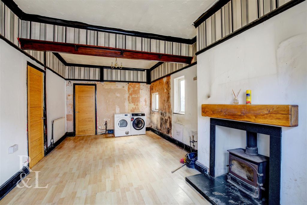 Property photo 3 of 14 12 Thorntree (1).Jpg