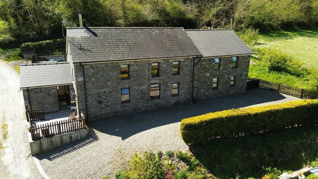 Property photo 2 of 44