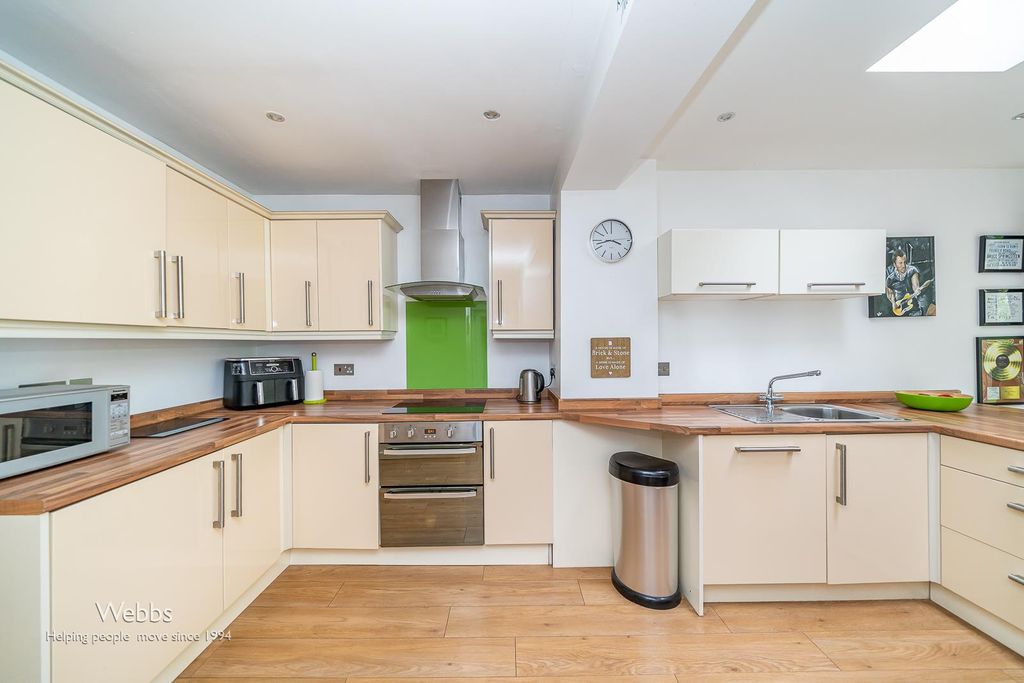 Property photo 3 of 20 Â© Webbs Estate Agents Â© (58 Of 83).Jpg