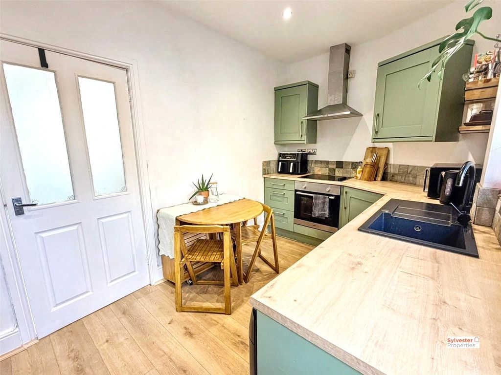 Property photo 2 of 17 Picture No. 07