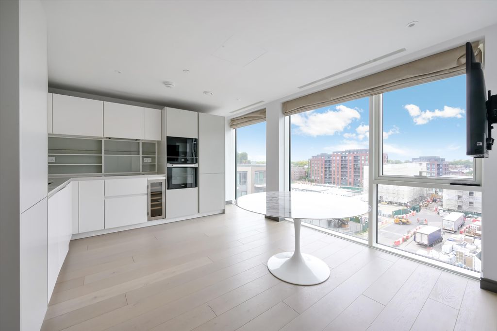 Property photo 2 of 23 Image