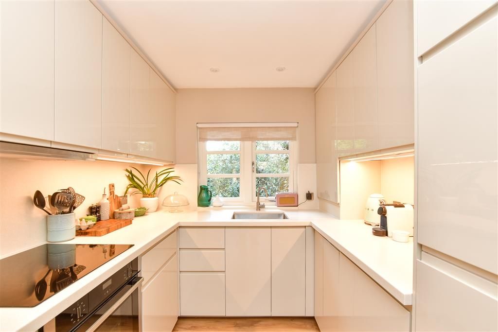 Property photo 3 of 16 Kitchen