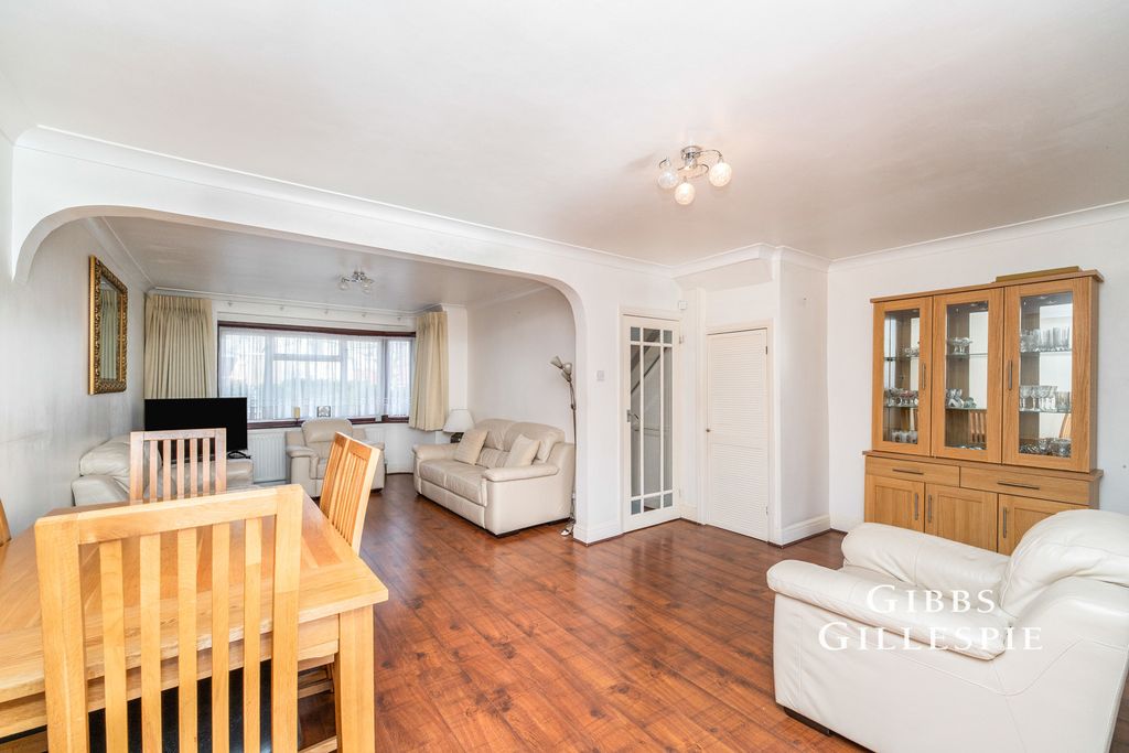 Property photo 3 of 10 Pbox-Img.Jpg