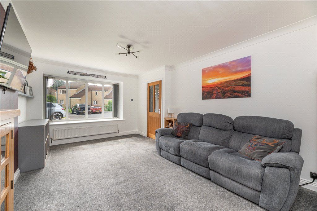 Property photo 2 of 36 Living Room