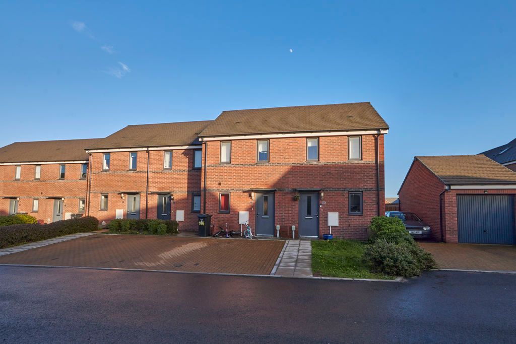 Property photo 1 of 10 Front