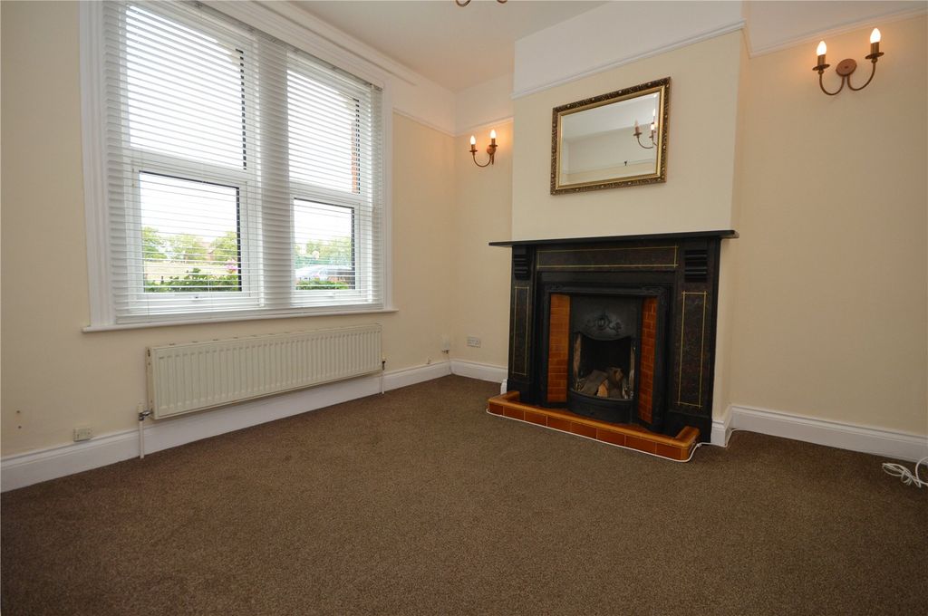 Property photo 2 of 10 Picture No. 11