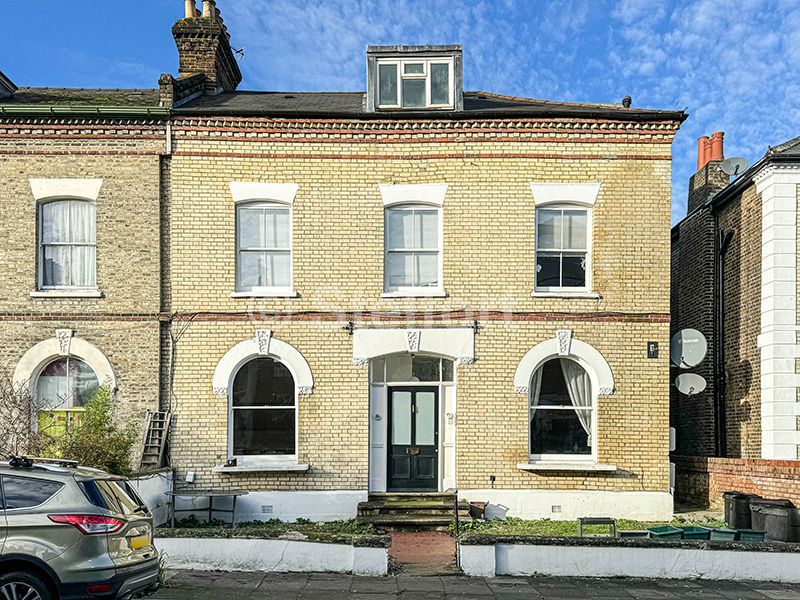 Property photo 1 of 11