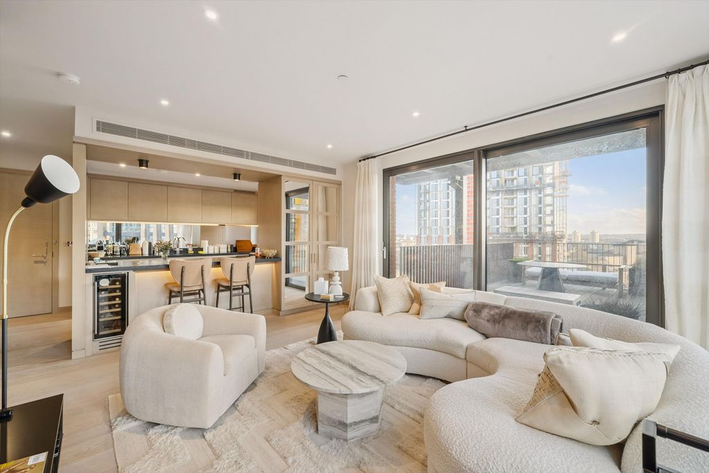 Property photo 2 of 20 Image