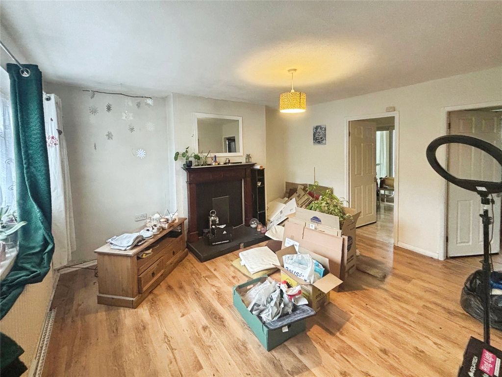 Property photo 2 of 10 Lounge