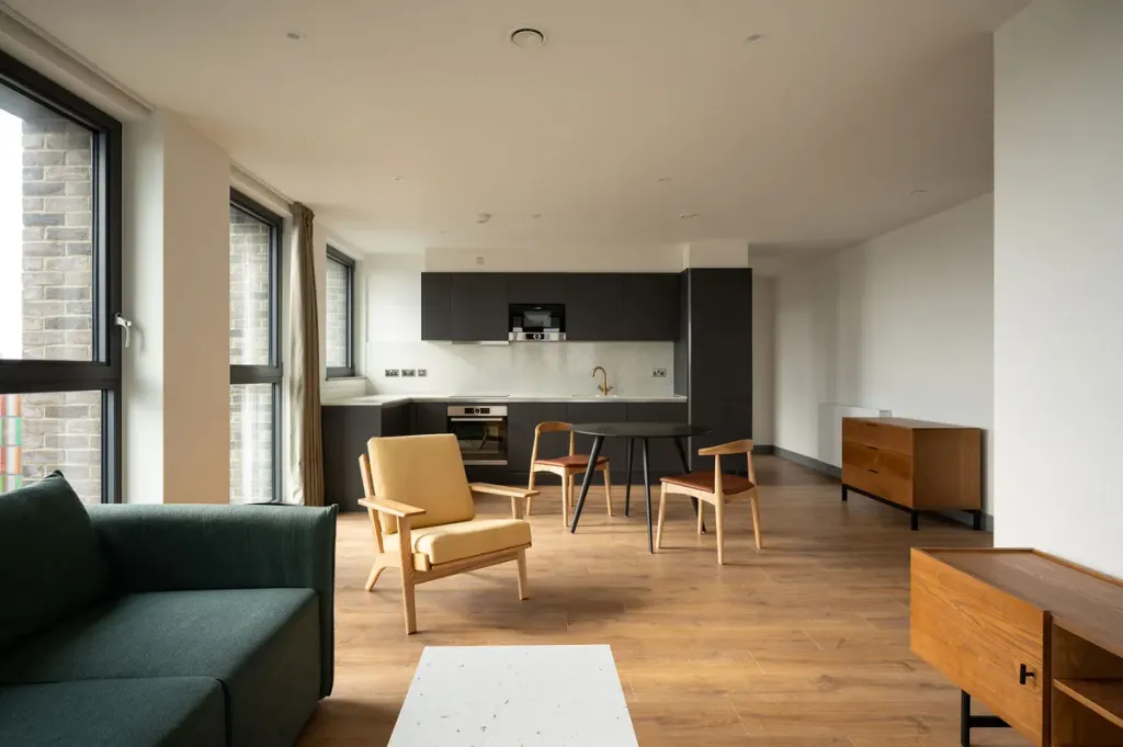 Property photo 3 of 11