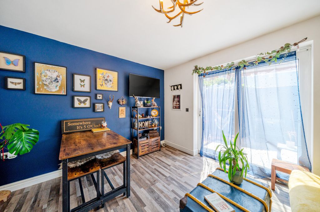 Property photo 2 of 17 1315831-7-686Bd1B...