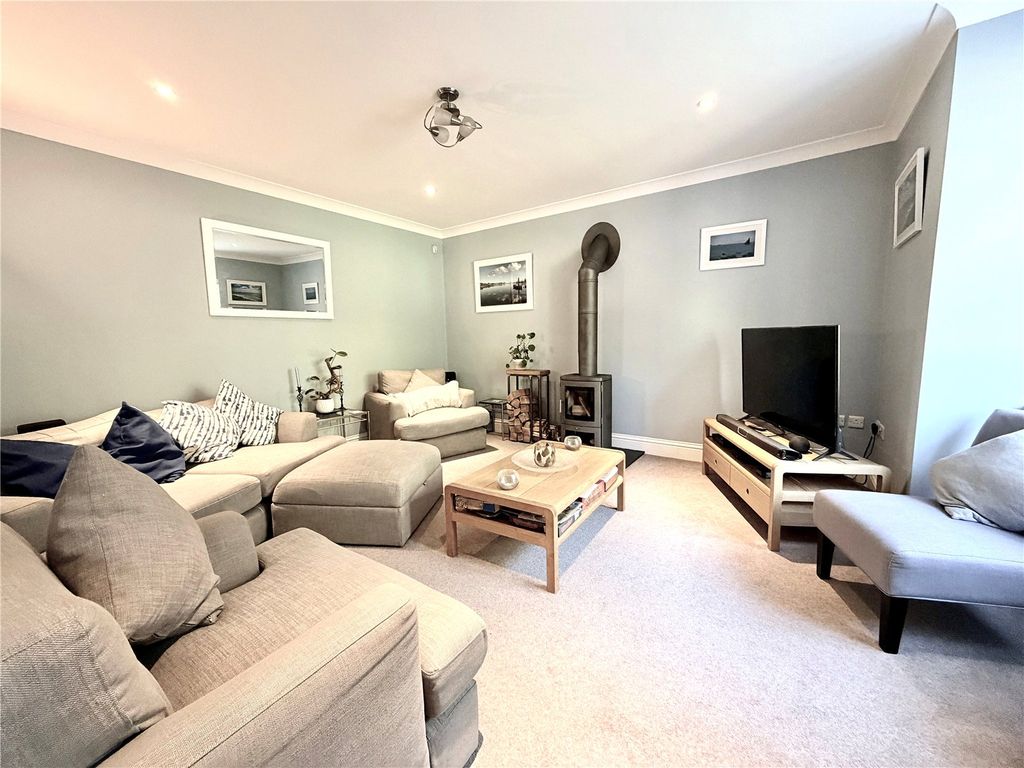 Property photo 3 of 10 Picture No. 23