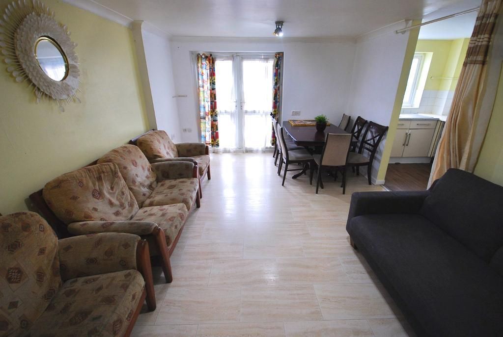 Property photo 1 of 6 Lounge