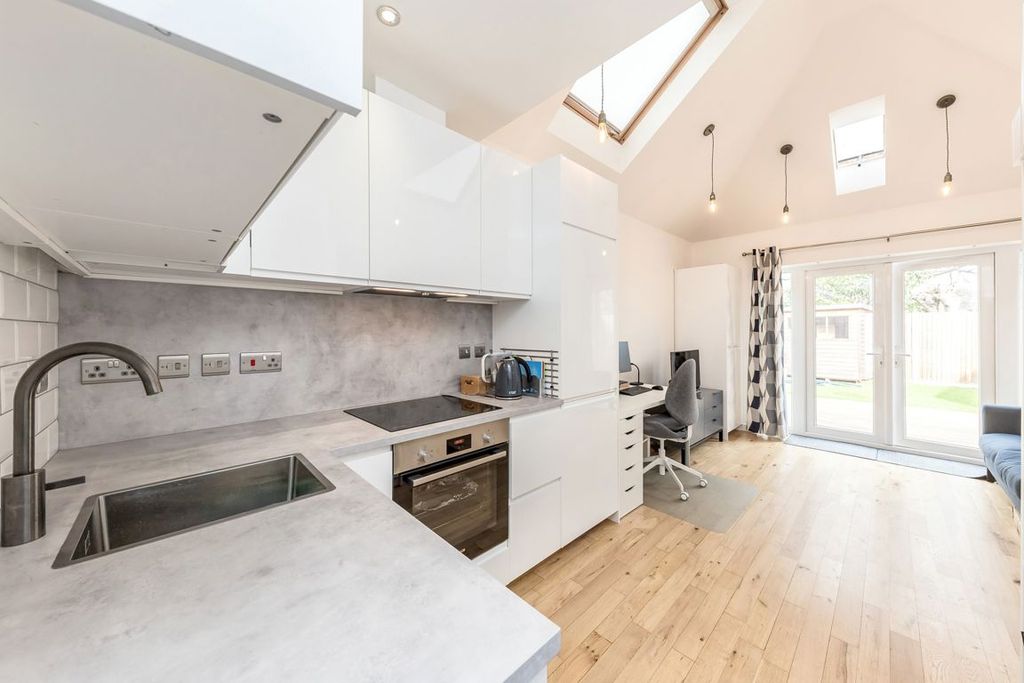 Property photo 1 of 6
