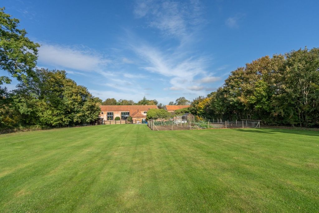 Property photo 2 of 41
