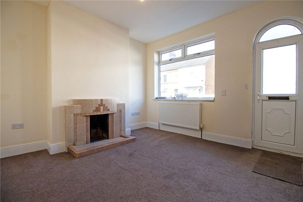 Property photo 2 of 11