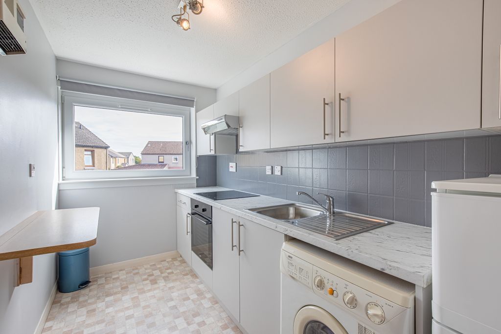 Property photo 2 of 11 Kitchenangle1