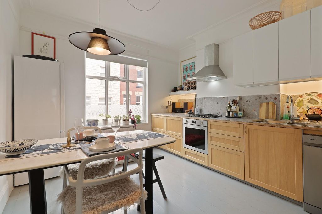 Property photo 2 of 19 Kitchen