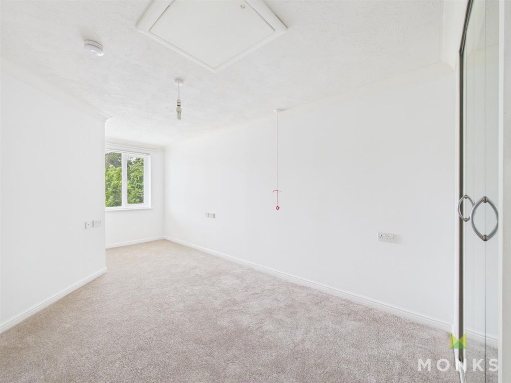 1 bed flat for saleLutton Close, Oswestry SY11 photo 4