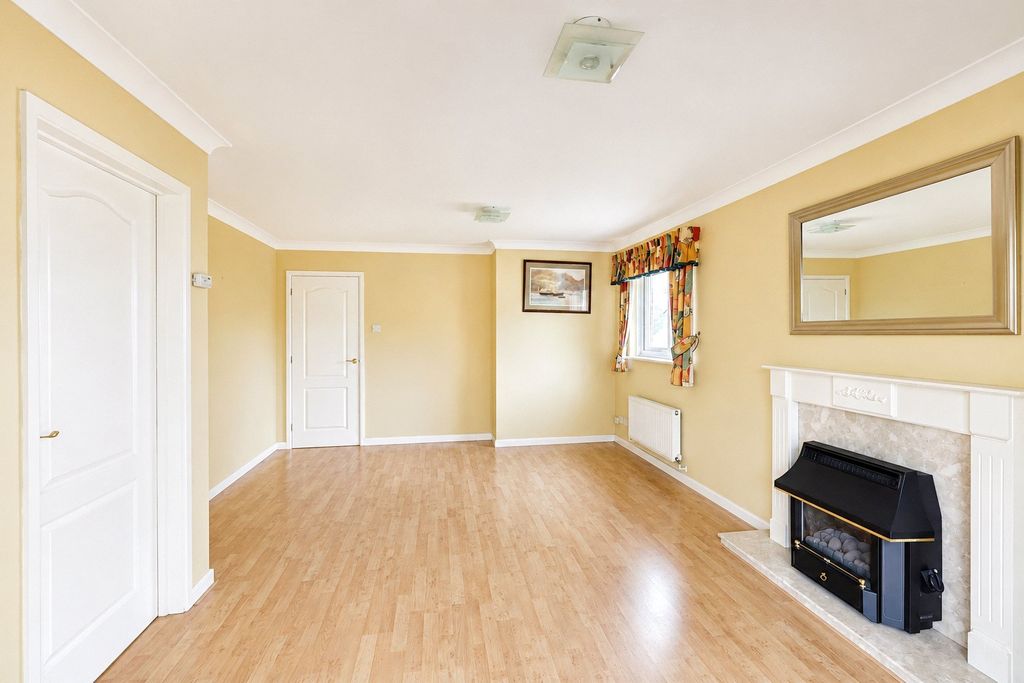 Property photo 3 of 12 Picture No. 27
