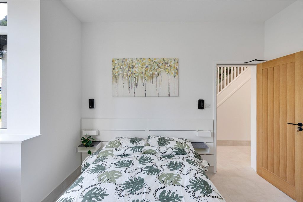 Property photo 3 of 15 Picture No. 01